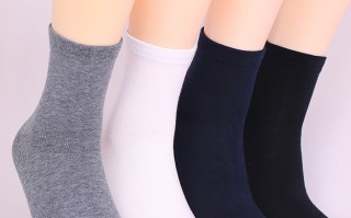 中筒绿色足球袜好看吗，中筒绿色足球袜好看吗图片